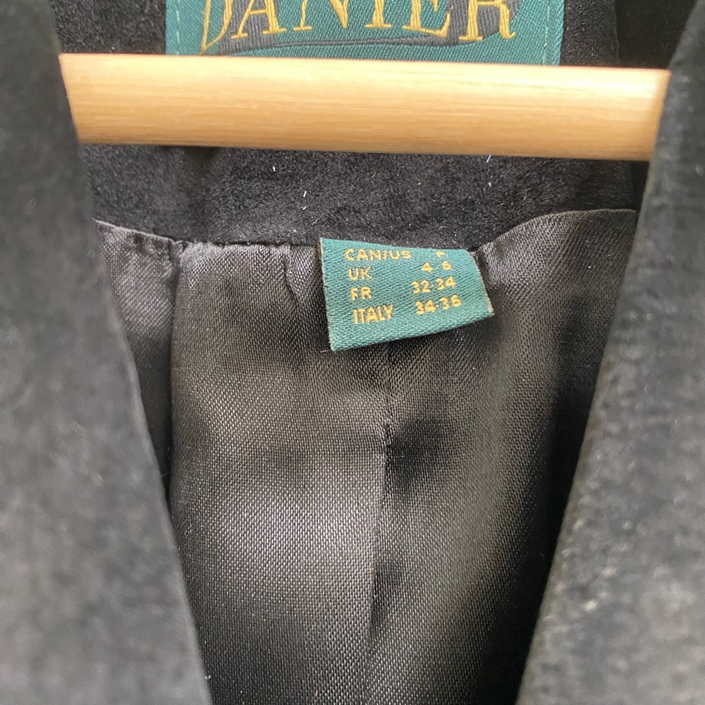 Danier Black Suede Embroidered Women's Blazer Jacket - Picture 3 of 13